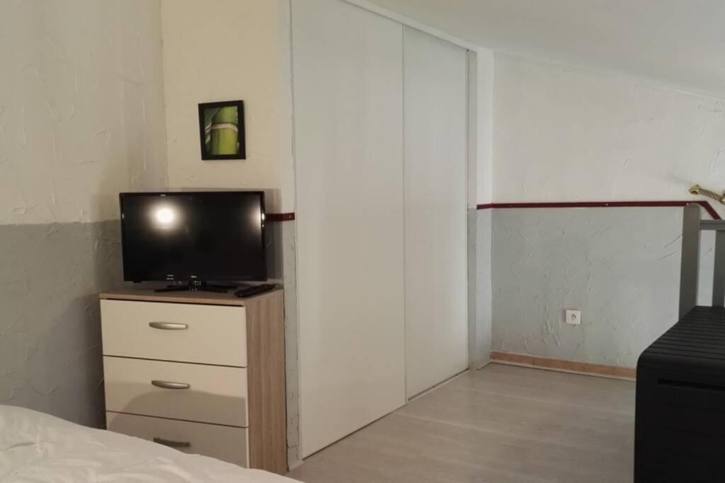 Studio Mezzanine En Residence Avec Piscine Au Village 르발카레스 외부 사진