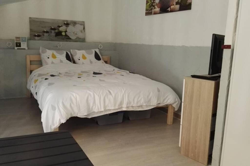 Studio Mezzanine En Residence Avec Piscine Au Village 르발카레스 외부 사진